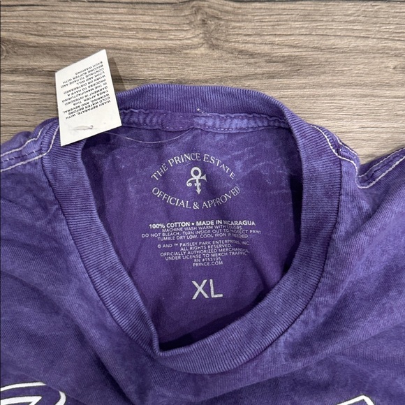 Prince And The Revolution Purple Rain Distressed Wash Band Tee Men’s Size XL - Picture 3 of 4